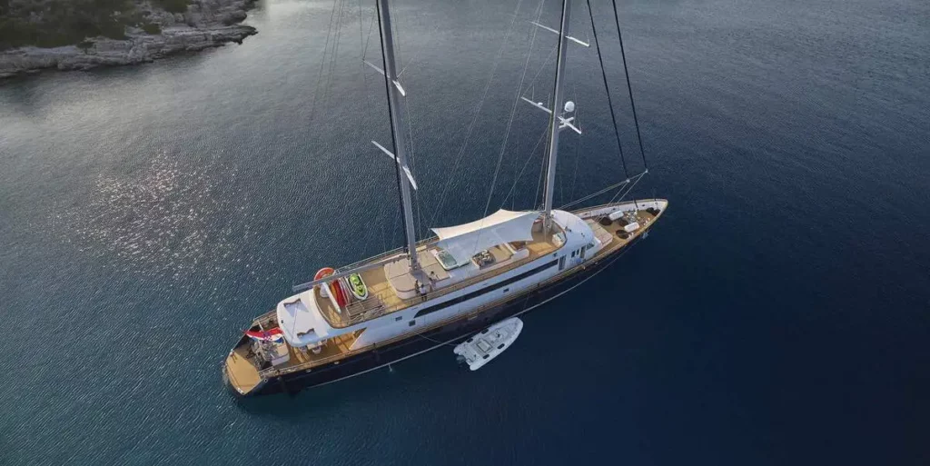 Dalmatino - a motor sailing yacht in Croatia